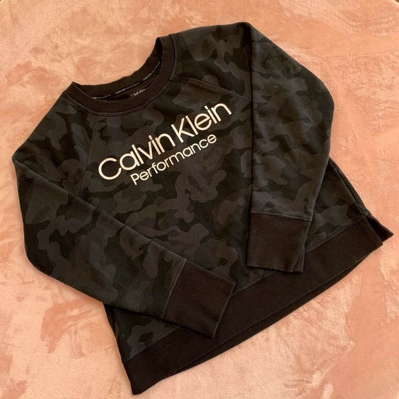 Calvin Klein Sweaters - Calvin Klein Performance Black Camo Crewneck!